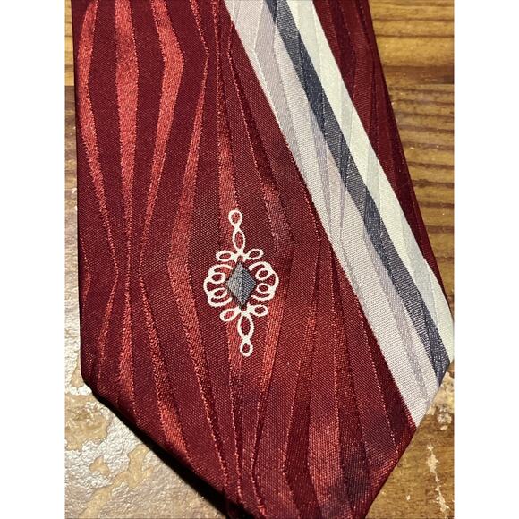 Vintage Necktie Regal Cravat Schneider’s Mens Store Embroidered Red Striped Tie - Picture 10 of 12